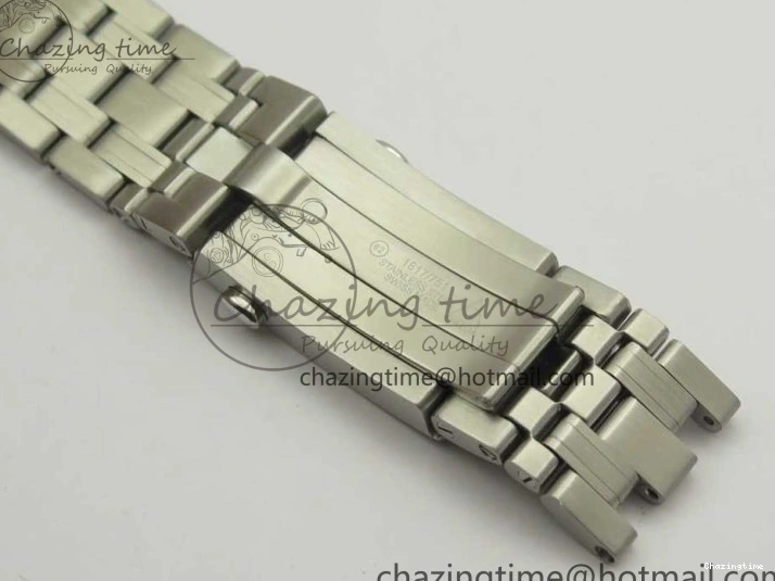 0206 Seamaster 300M Chronometer SS “007” Limited Edition OMF 1:1 Best Edition on SS Bracelet A2824 (Black Balance Wheel) V Seasonal 7952